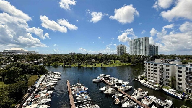 Photo - 1700 NW N River Dr Unidad 908