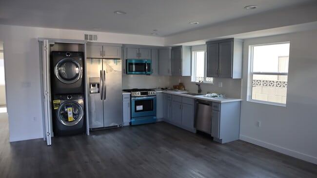 Photo - 5239 Auckland Ave Unidad 1