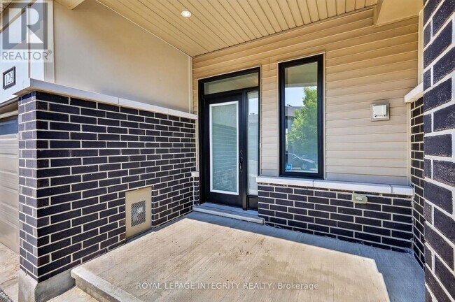 Photo - 129 Umbra Pl