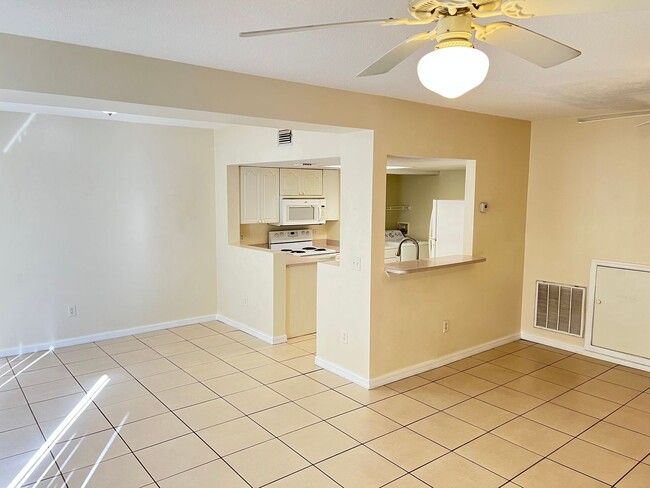 Photo - 3bed/2bath townhouse close to Disney inclu...