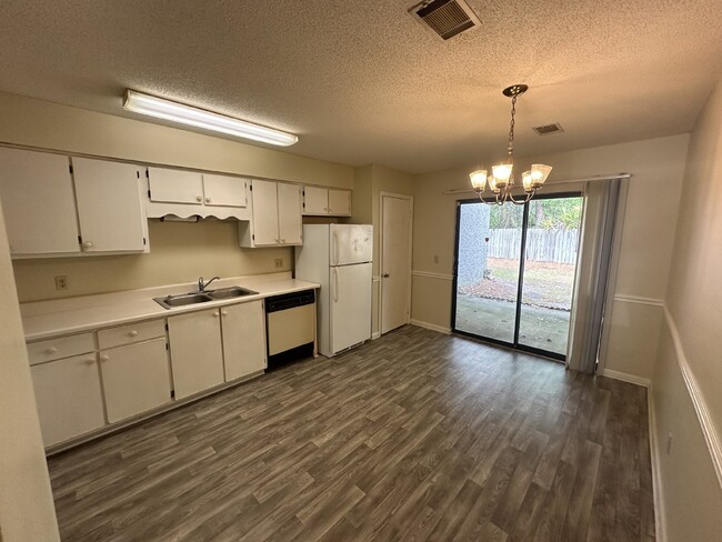 Photo - Condo for Rent Unit 19