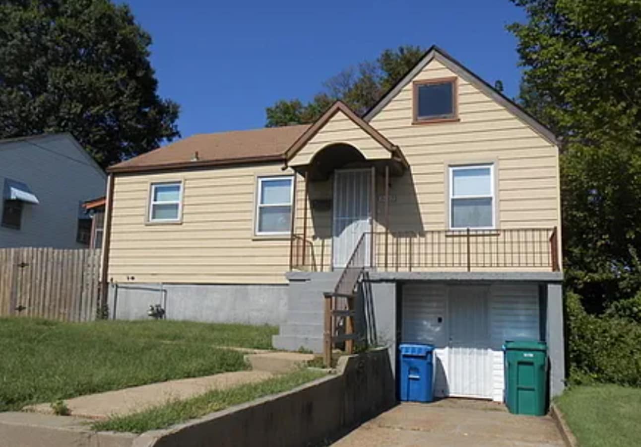 Newly Rehabbed 2 bed in Country Club Hills - Newly Rehabbed 2 bed in Country Club Hills House