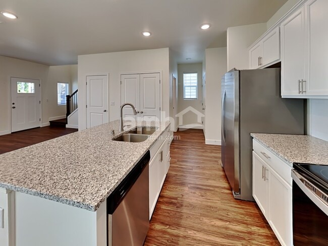 Photo - 33023 Lookout Ln