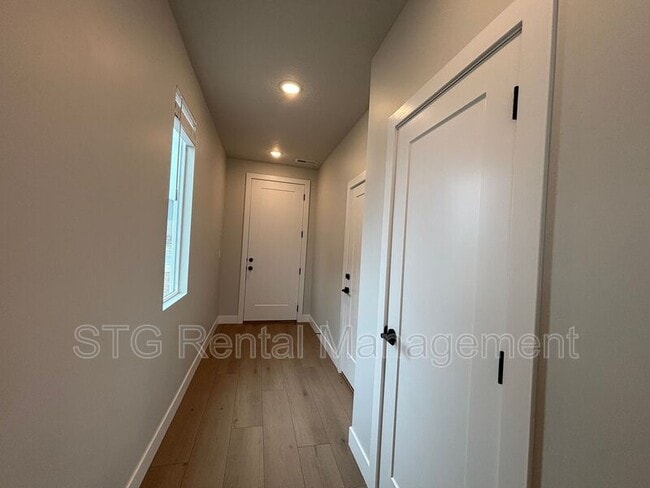 Photo - 3963 Fossil Way