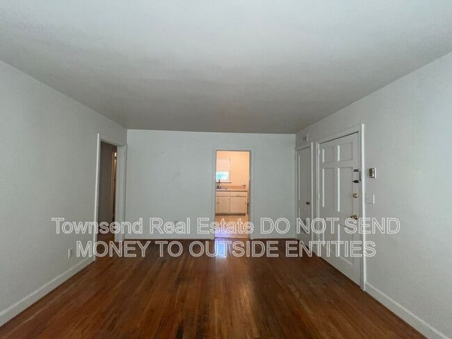 Photo - 507 Martine Rd