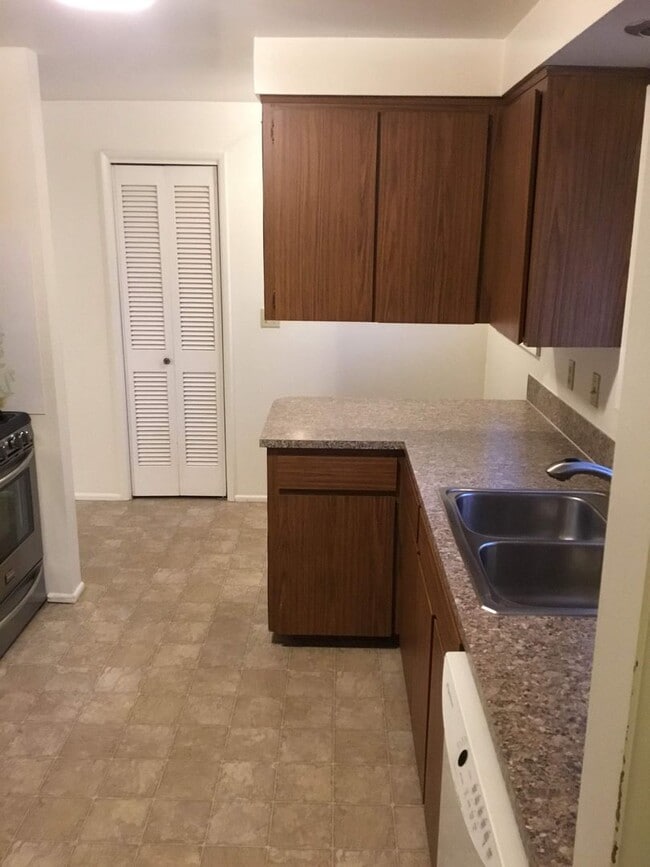 Photo - 3 bedroom 2 bathroom Duplex