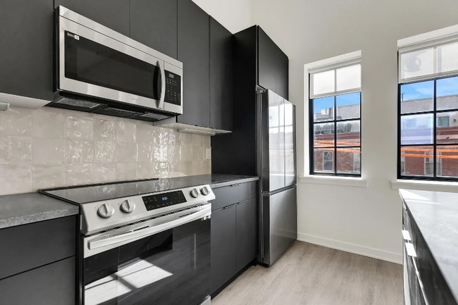 Building Photo - 500 N 13th St Rental