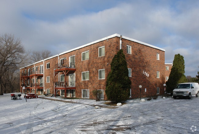 Photo - Riverwood Apartments