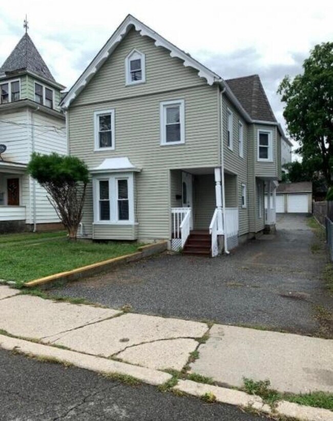 Photo - 32 Kiel Ave Apartments Unit First Floor