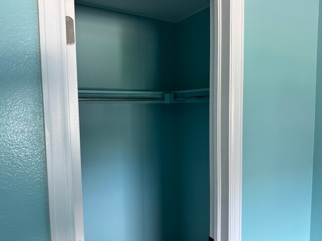 2271 Woodpark Dr Unit House