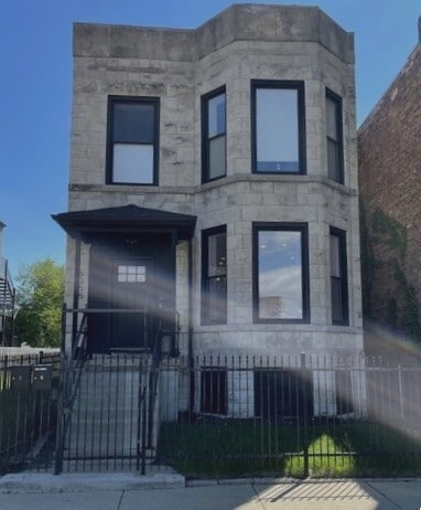 Building Photo - 6355 S Maryland Ave