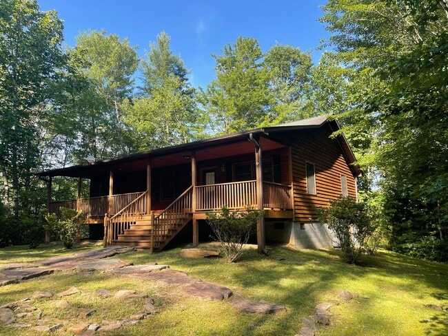 Building Photo - Beautiful Cabin Rental