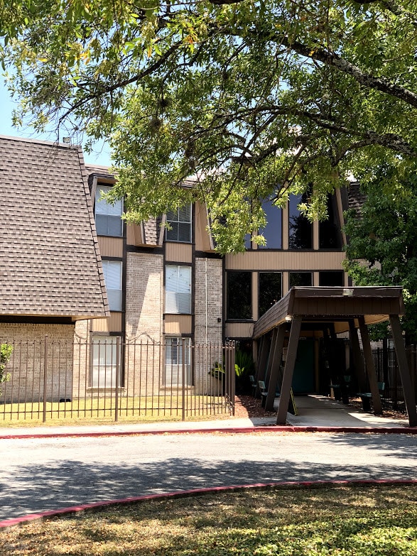 WALNUT MANOR SA APTS