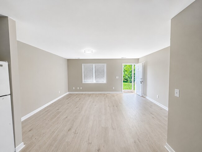 Photo - 650 Lakeside Ave Unit 650