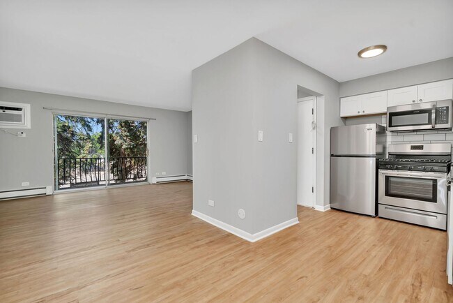 Photo - 909-913 Plainfield Rd Apartments