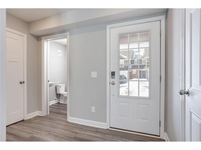 Photo - 1142 Middlefield Rd