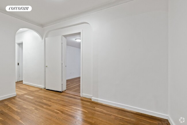 Building Photo - 305 W 52nd St Rental