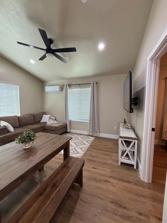 Photo - 5931 E Dayton Ave