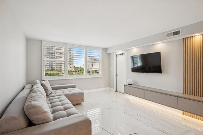 201 N Ocean Blvd Unidad 410