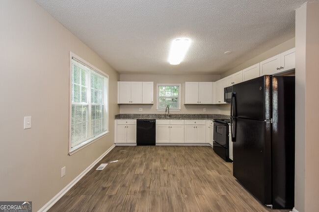 Photo - 10 Summit St