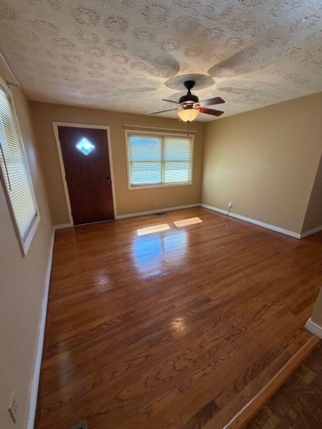 Photo - Charming 3 Bed, 2 Bath Warner Robins Home!