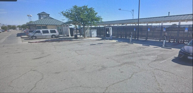 Photo - 311 W Lancaster Blvd Unidad 123