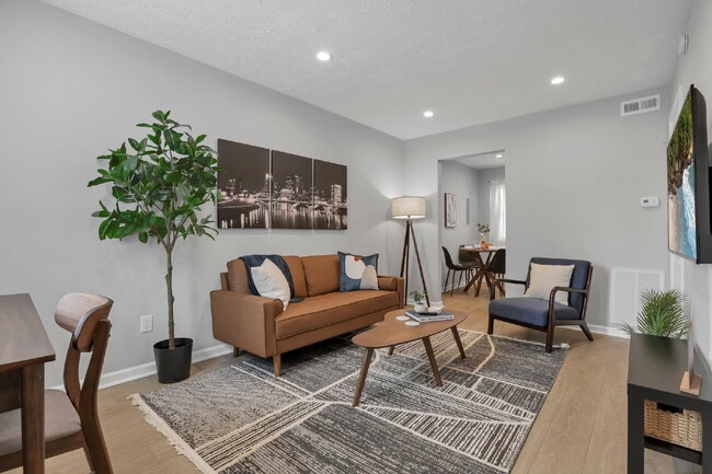 Photo - 380 Forest St Unidad D