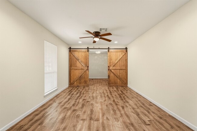 Photo - 718 Oder Ln