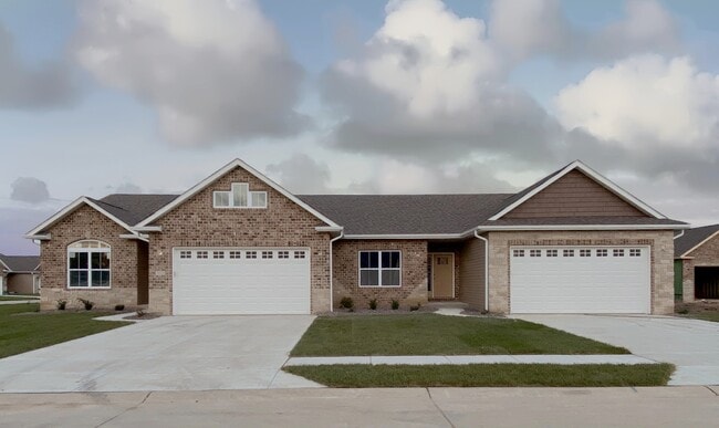Building Photo - 2007 Buttonwood Ct Unit 2007 Buttonwood