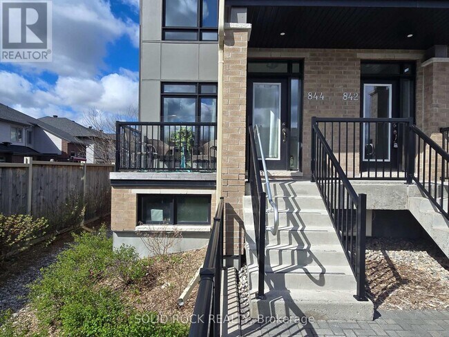 Photo - 844 Ralph Hennessy Ave