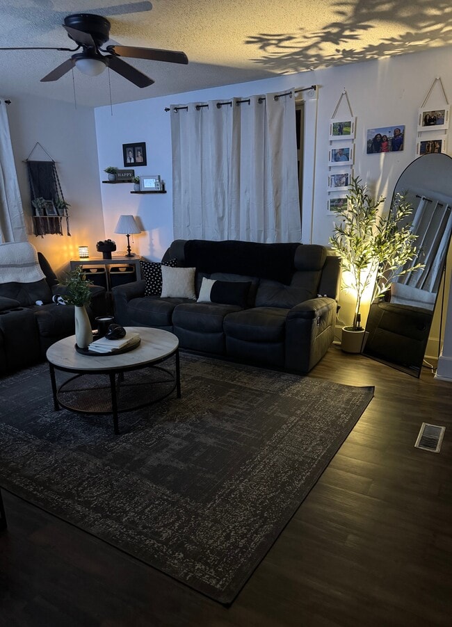 Photo - 1007 W 3rd St Condo