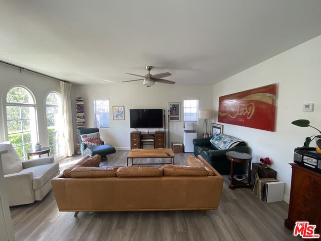 Photo - 1444 Cochran Ave