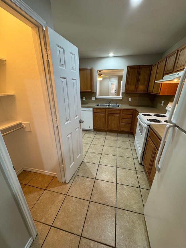 Photo - 532 N Brentwood Ave