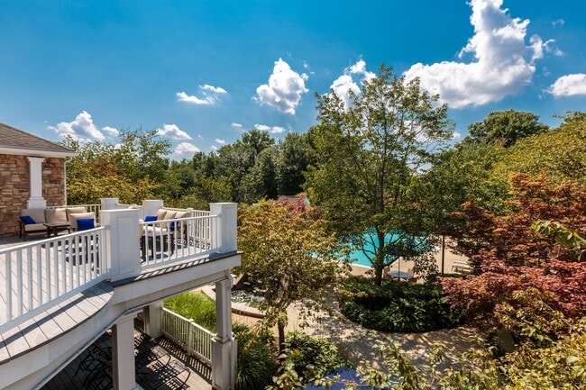 Photo - Cascades Overlook