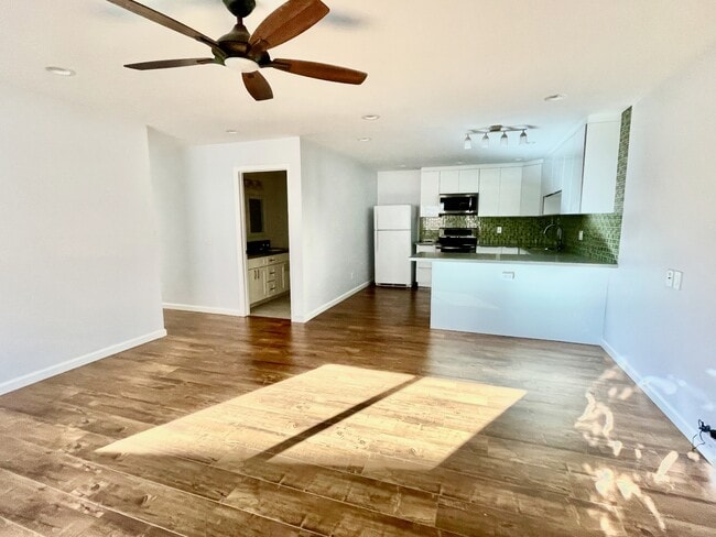 Photo - 1310 Maalahi St