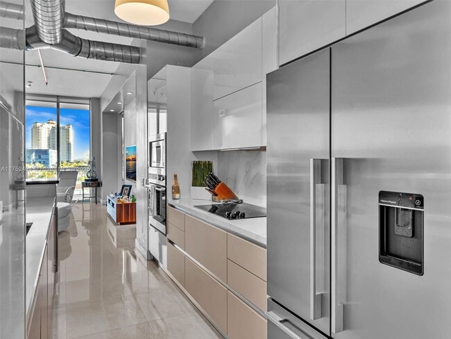 Photo - 3029 NE 188th St Unidad 817