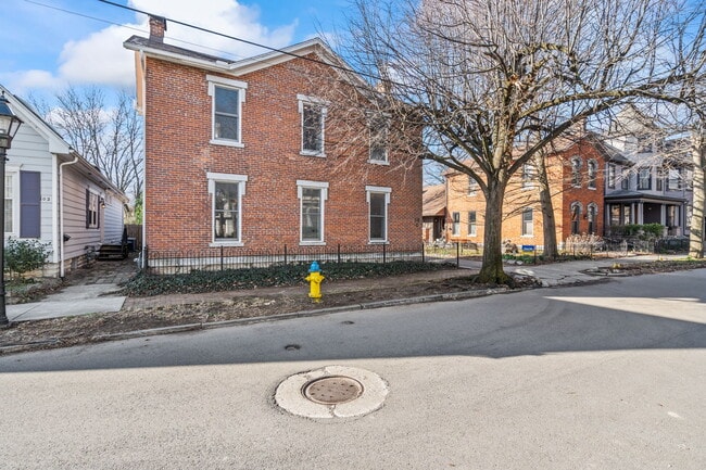 Building Photo - 80 Green St