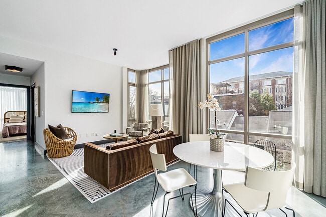 Photo - 905 Juniper St NE