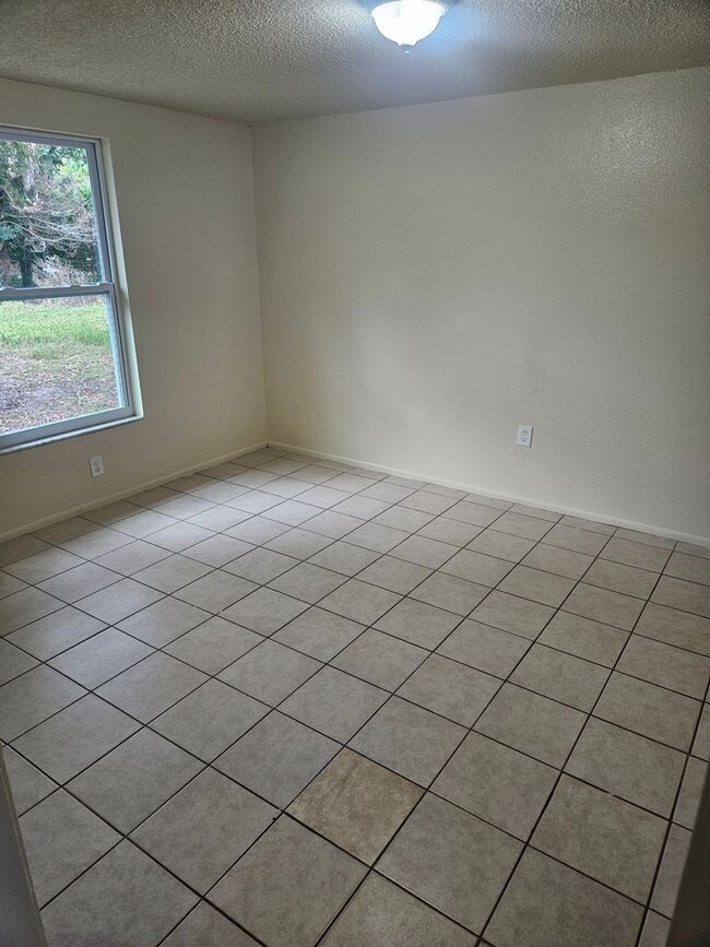 Photo - 2/1 DUPLEX