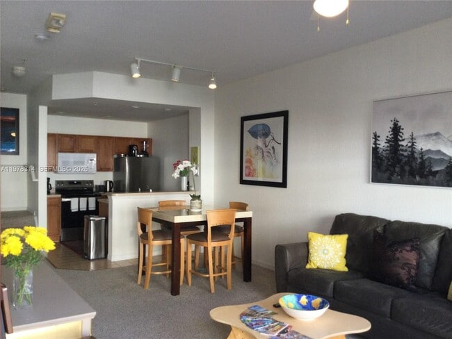 Photo - 4601 Yellowgold Rd W