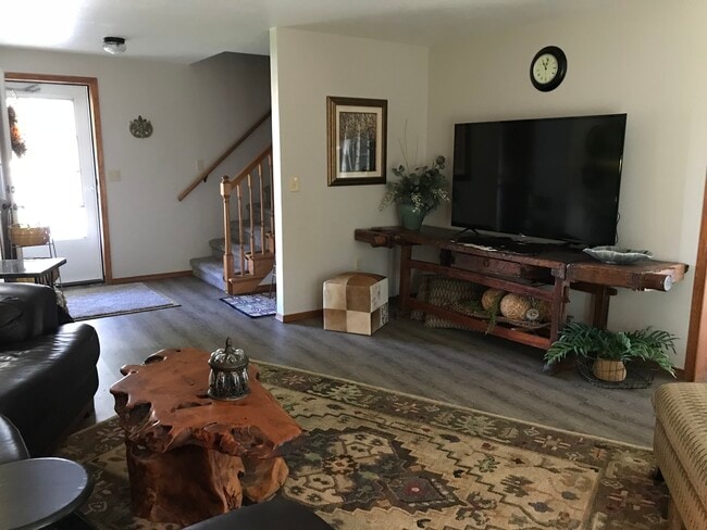 Photo - 2017 Schanock Dr