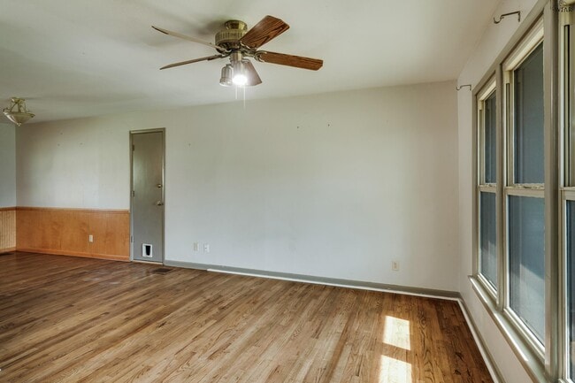 Photo - 4300 Hughes Dr