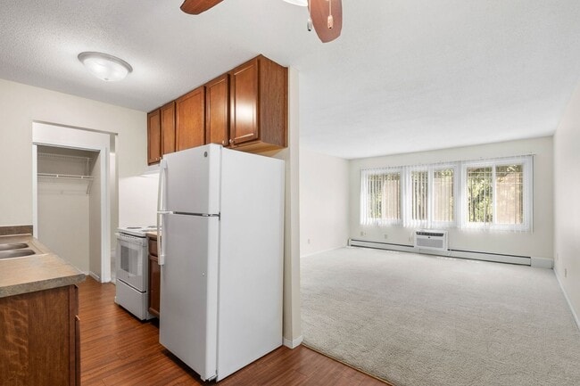 Photo - Greenway Commons