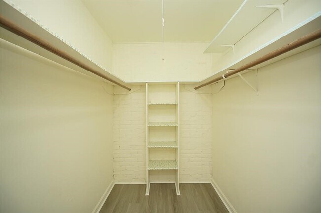 2595 Marilee Ln Unit 4