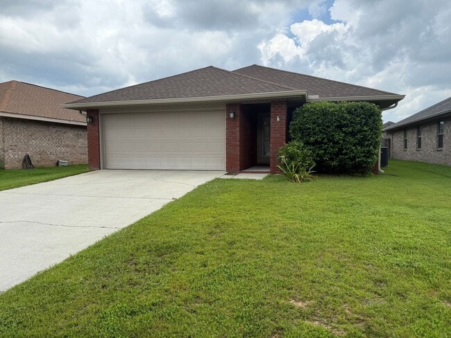 Building Photo - Pensacola - Logan Place - 3 bedroom, 2 bat... Rental