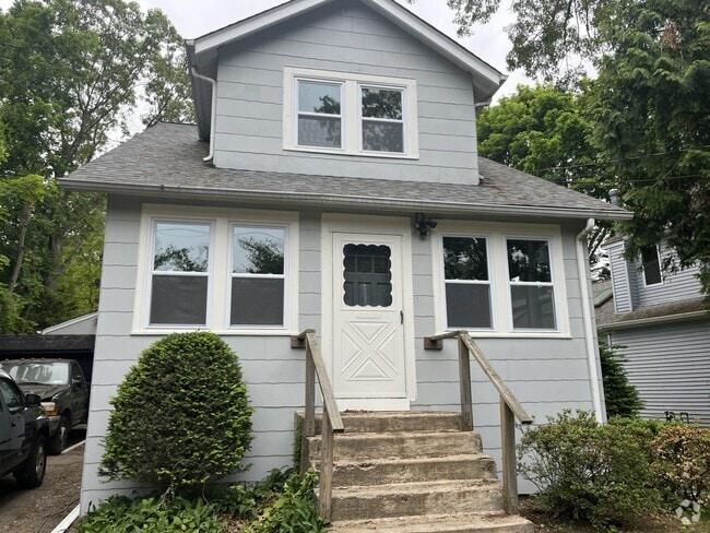 Building Photo - 55 Ridgefield Rd Rental