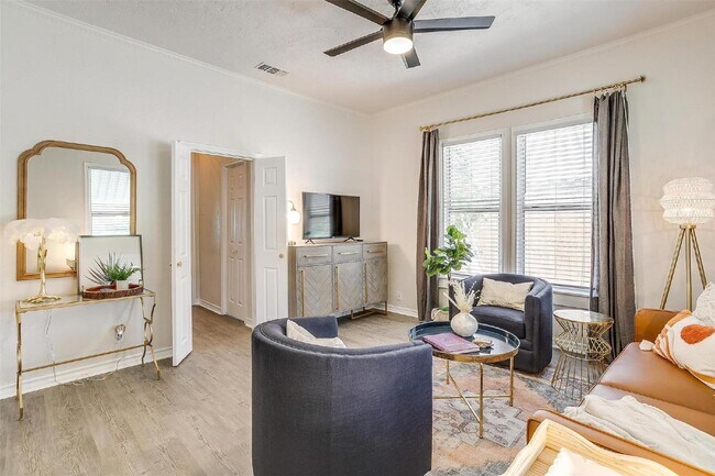 Photo - Charming 2-Bed, 2-Bath in Arlington Heights! Unit A