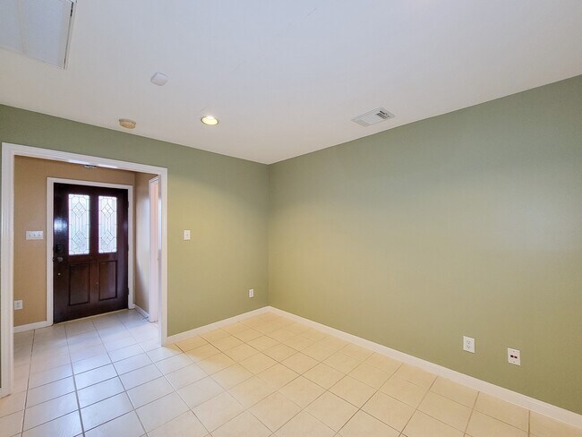 Photo - 2208 Taft St