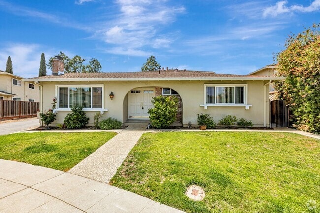 Building Photo - Ground Level Front Unit #1 Rental