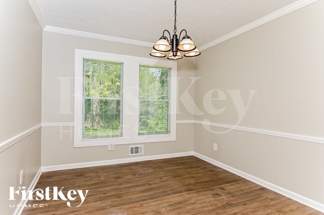 Photo - 2264 Country Club Dr SE